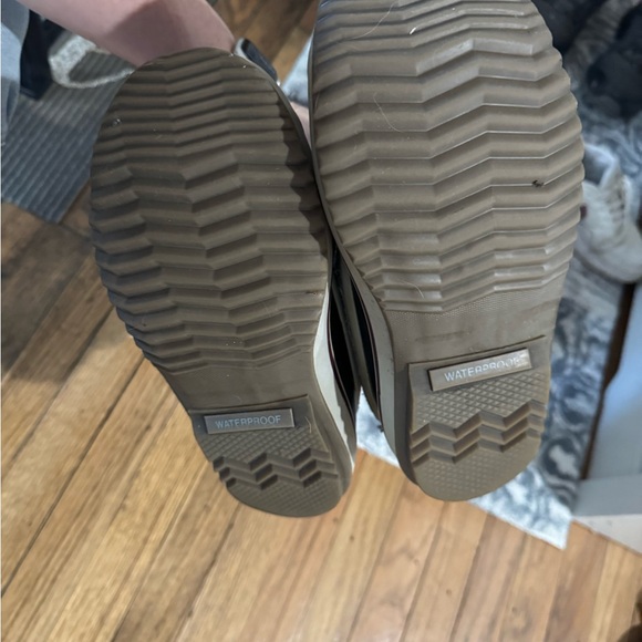 Sorel Women's Black and Gray Winter Boots - Picture 4 of 4